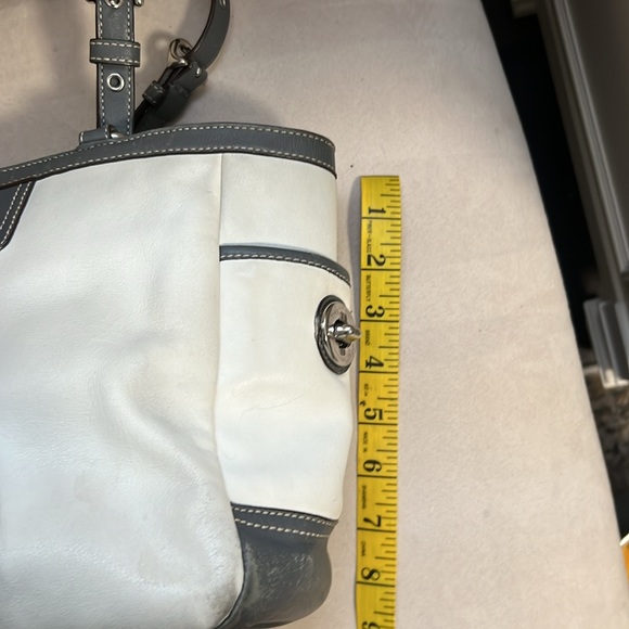 Coach cream/gray shoulder purse. - Picture 7 of 14